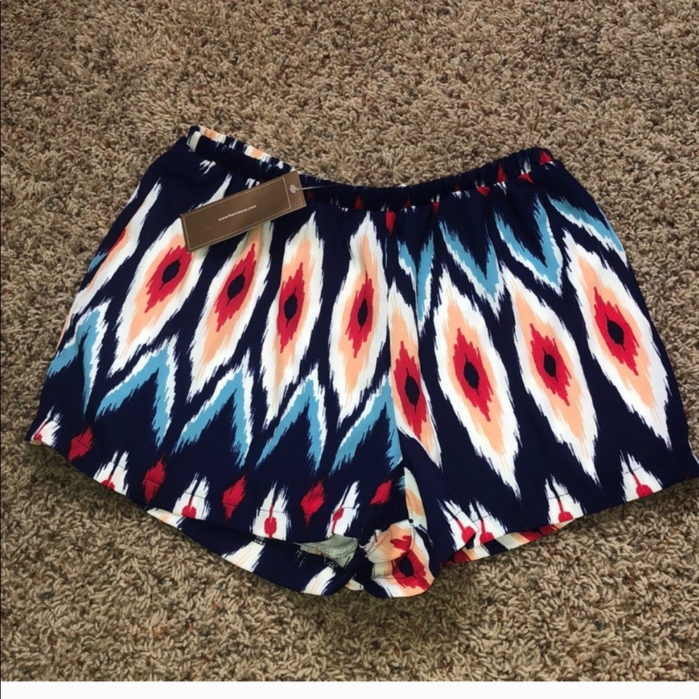 Aztec print flow short